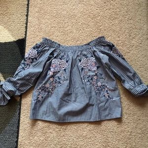 Embroidered American eagle top